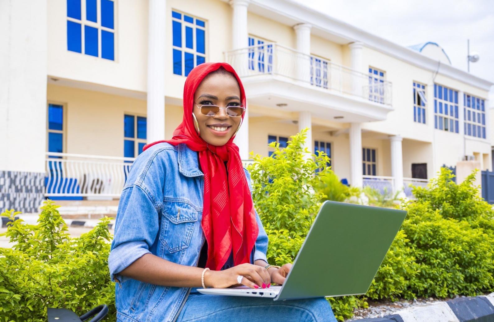 Zugängliche Lernplattform auf verschiedenen Geräten